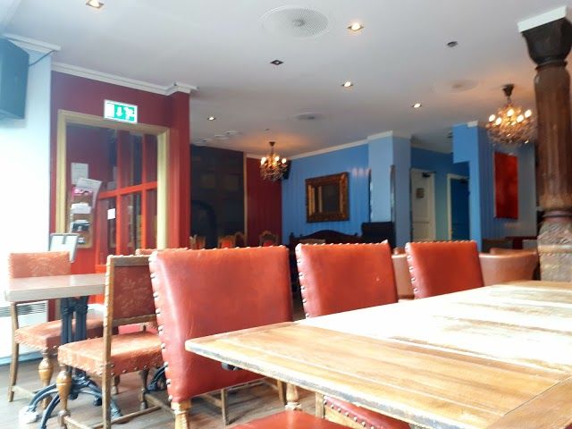 Tullins Cafe